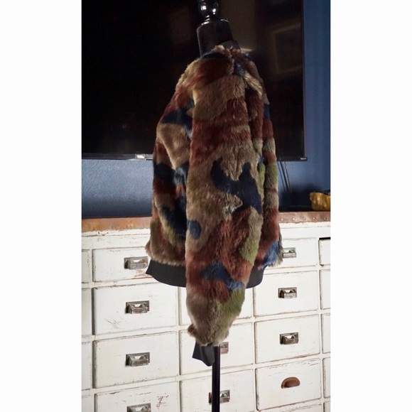 Anthropologie Camo Faux Fur Bomber Jacket New L - Picture 6 of 13